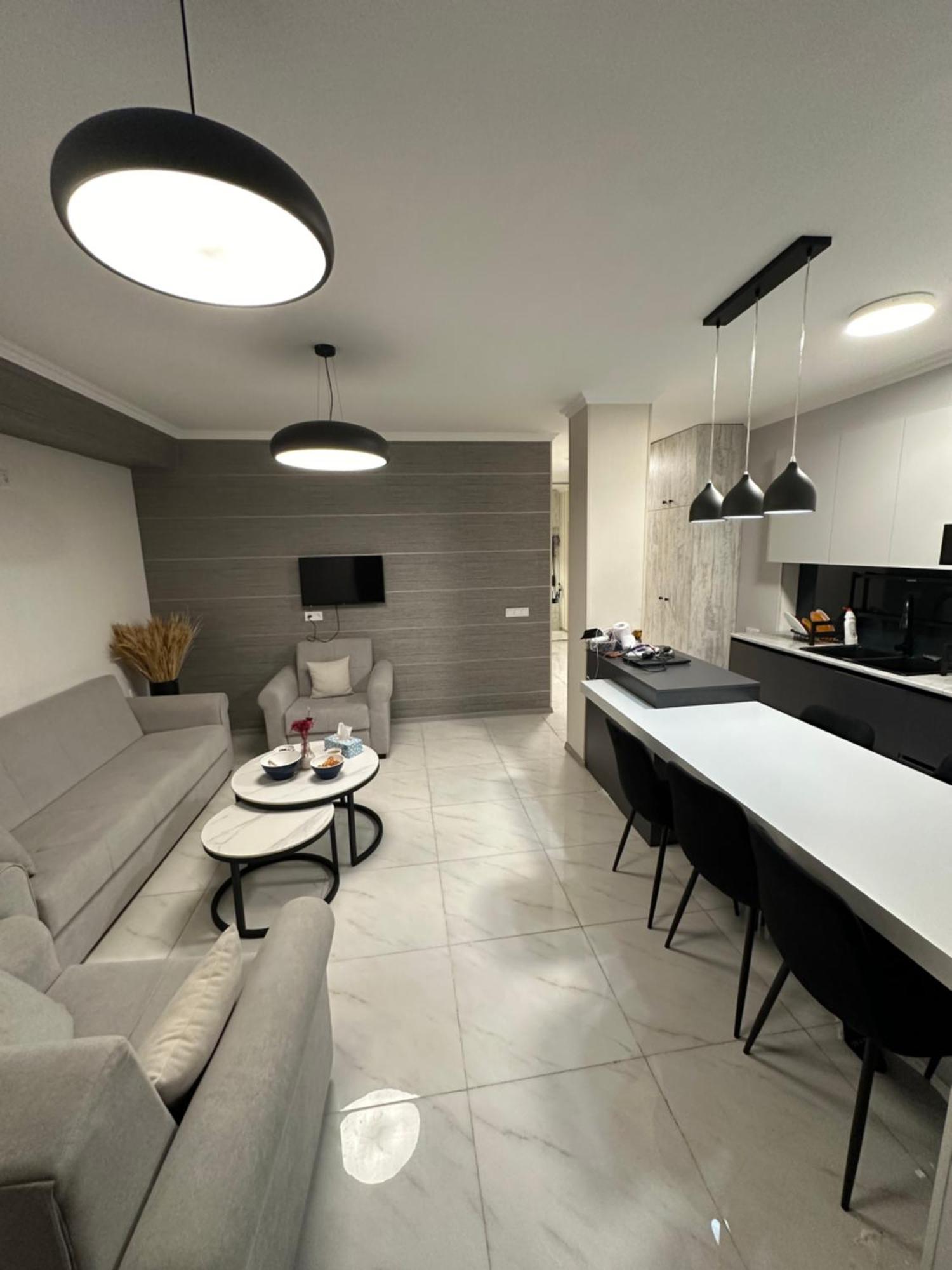 Elegant Escape In City Center Ереван Екстериор снимка